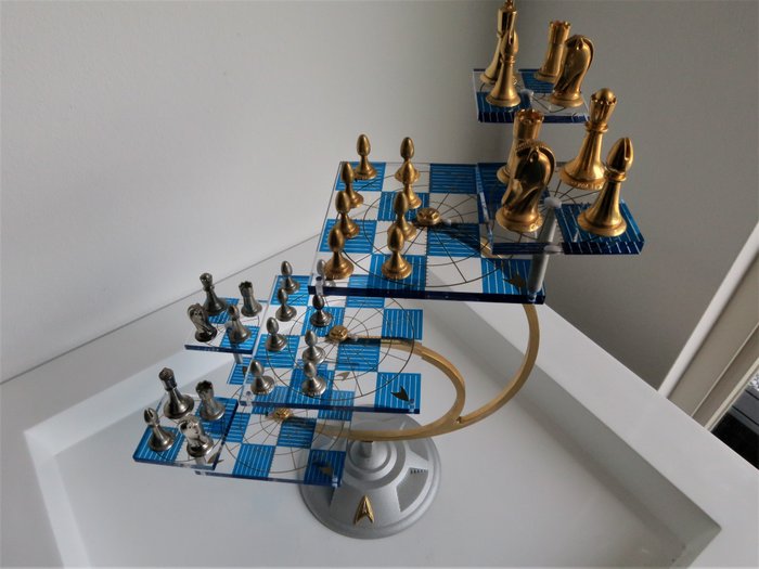 Franklin Mint - Jogo de xadrez 3D Star-Trek (1) - Banhado a ouro, Banhado a  prata, Estanho/ Latão - Catawiki