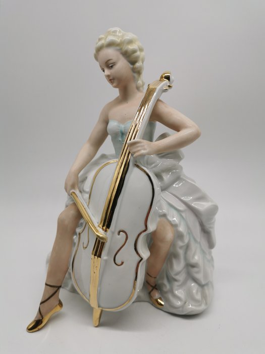 Lippelsdorf - Sitzende Frau mit Cello - Porzellan
