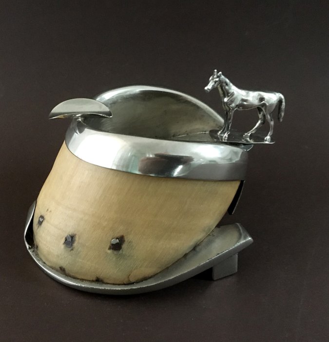 Ashtray with real horse hoof and silver horse (835) (1) - metal, silver, horse hoof