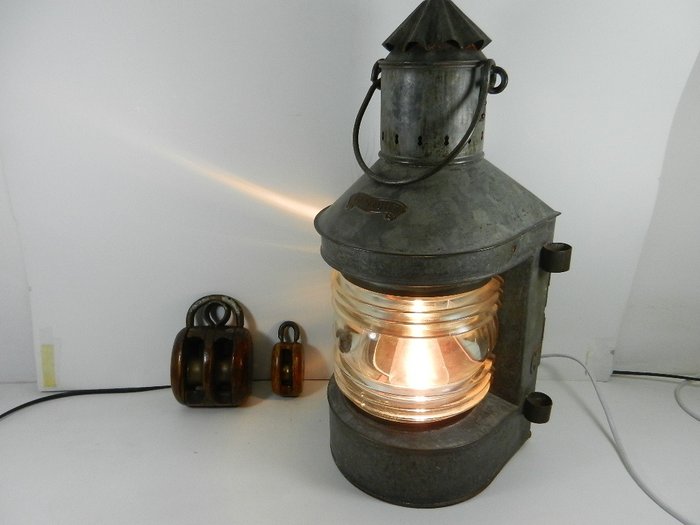 Lámpara original de barco antiguo (luz superior) con 2 poleas (3) - Metal galvanizado, hierro, cobre, vidrio y madera