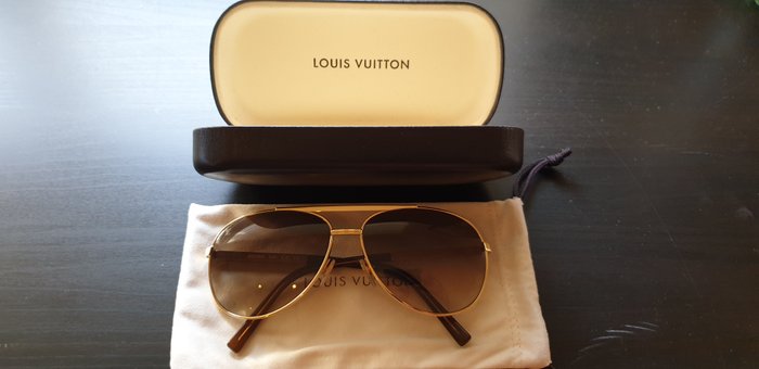 Serrated udstilling progressiv Louis Vuitton - Attitude Pilote Z0339U Sunglasses - Catawiki