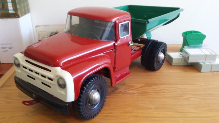 Rare pressed steel CCCP Russia ZIL tin toy dump truck - Camion