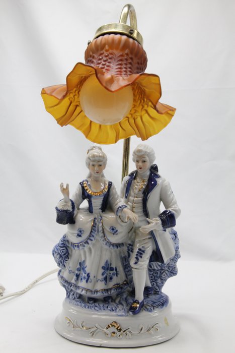 Französische Porzellanlampe - ein paar Marquisen und Marquise - Porzellan