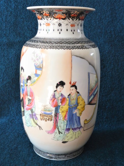 大型中国粉彩玫瑰花瓶共和国时期 - 瓷 - 中国 - 20世纪中期