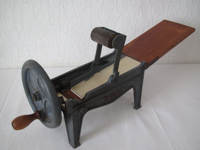 Antique tobacco cutter in good working condition