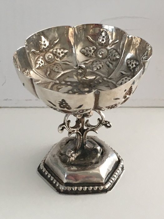 Miniatuur zilveren tazza - 17e eeuw - Haarlem - Pieter van Hoorn ca. 1691 - Zilver - Nederland - Eind 17e eeuw