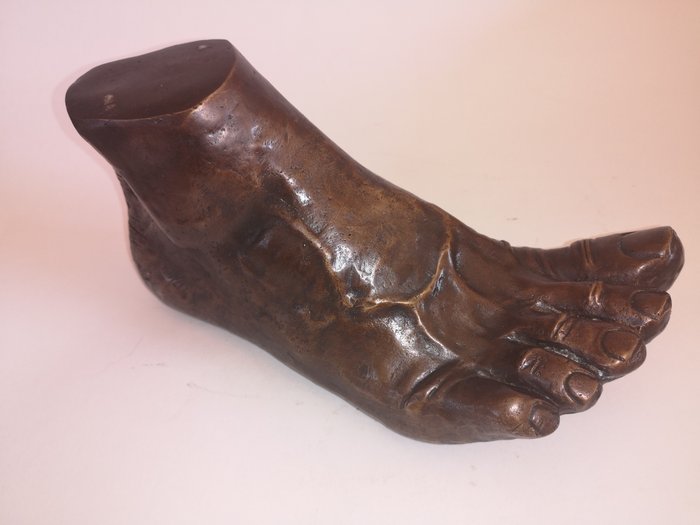Γλυπτό, greek feet - 28 cm - Μπρούτζος (Με πατίνα)