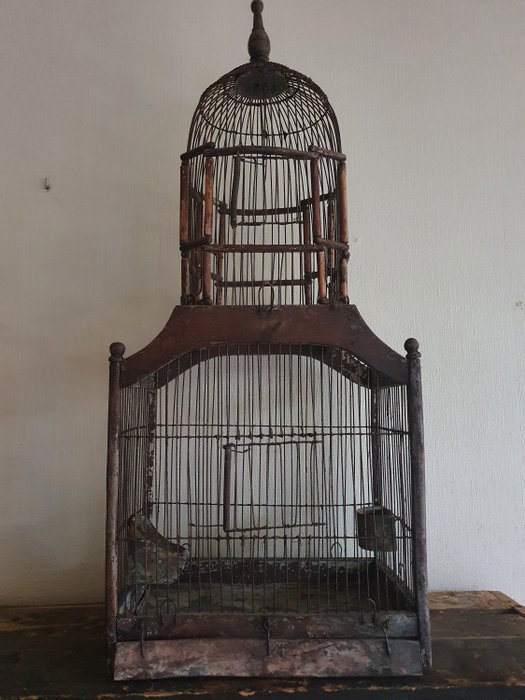 Duża stara klatka dla ptaków - drewno z metalem