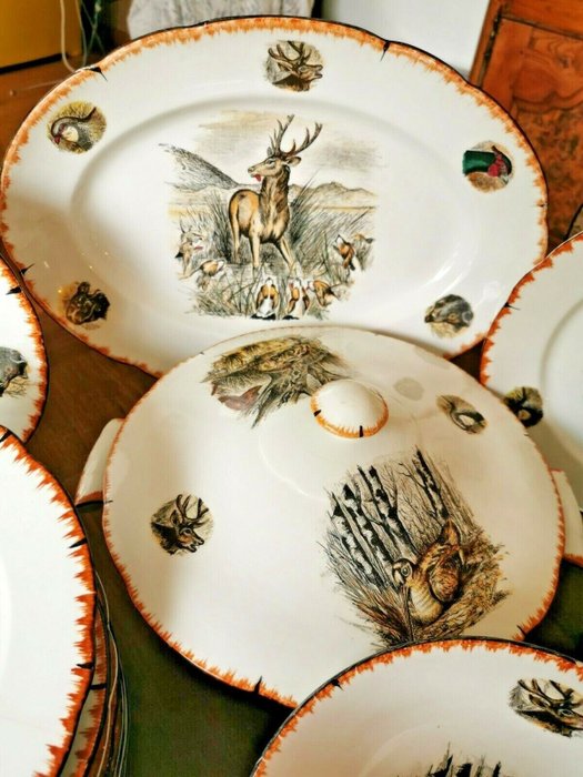 Porcelaine de Limoges Limcolor - service de Table à gibiers (chasse) +  coffrets de couteaux - 12 personnes (78) - Véritable porcelaine opaque -  Catawiki
