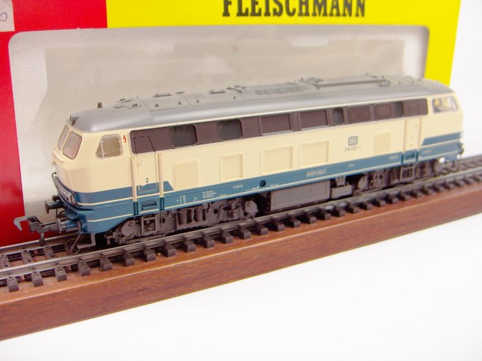 Fleischmann H0 - 4933 - Diesellokomotive - Diesellokomotive BR 218, Schienenreiniger - DB