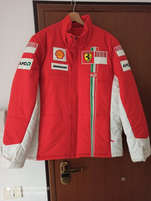 服装 - RARE 2007 FERRARI F1 TEAM BARCODE PUFFER JACKET PUMA ORIGINAL LARGE TEAM ISSUE - Schumacher - Ferrari - 2000年后