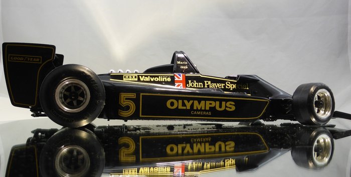 Bburago - 1:14 - Lotus 79 John Player special - Mario Andretti & Ronnie Peterson