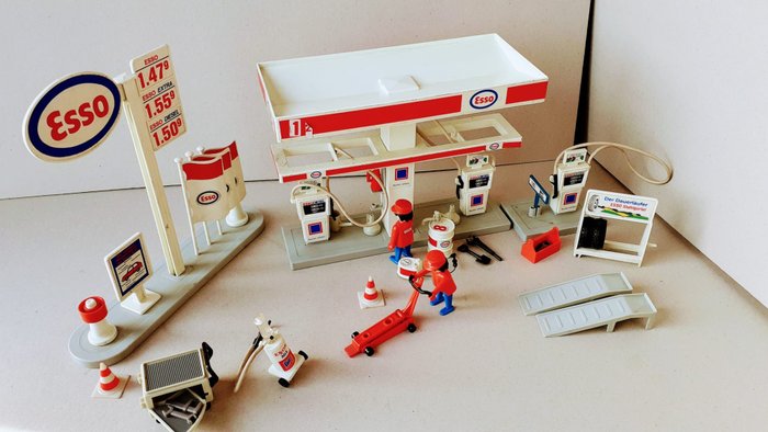 playmobil - 3439 - Gas pump Esso garage nr 3439 - 1980-1989