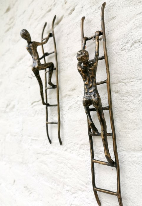 Figurine -  (2) - Bronze