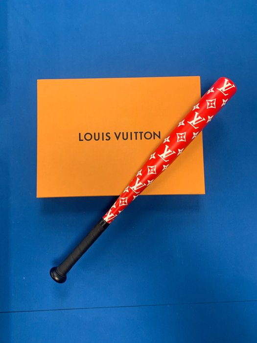 Sold at Auction: Louis Vuitton, Louis Vuitton Designer Lucite