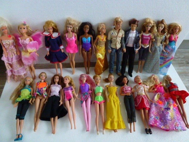 madman distance Circular Mattel - 22 Barbie / Ken dolls - 1960-1969 - Diverse landen - Catawiki