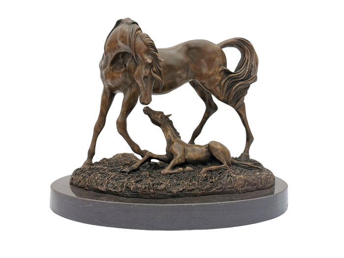 Statuette - Horse with foal - Bronze, Marmor