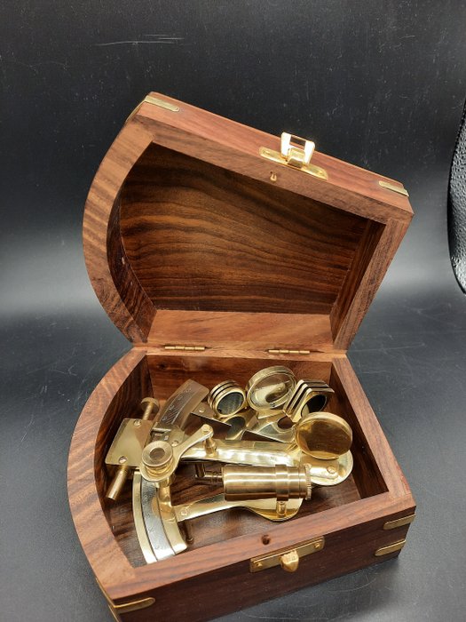 Sextant - Brass, Wood - with Luxury Box