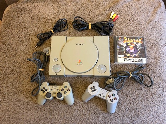 1 Sony SCPH-7502 - Playstation 1 PS1 - Console with games (1) - Without original box