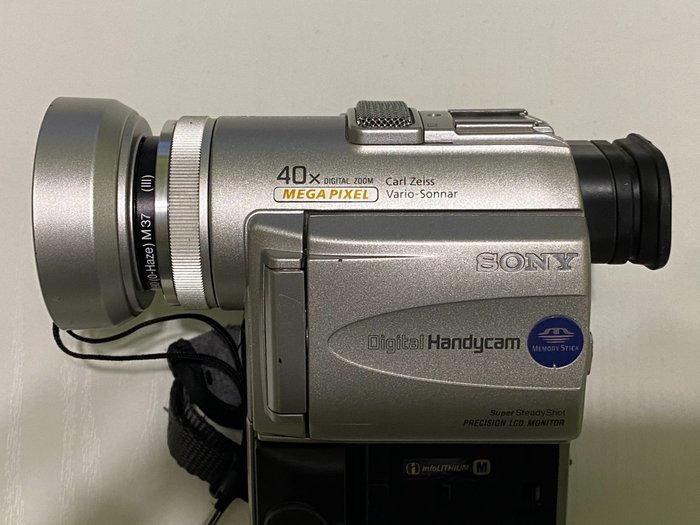 Sony Handycam DCR-PC100E