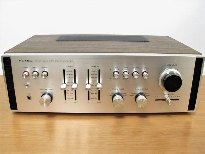 Rotel - RA-611 - Integrated amplifier, Pre-amplifier