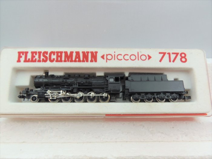 Fleischmann N – 7178 – Stoomlocomotief met tender – BR 50