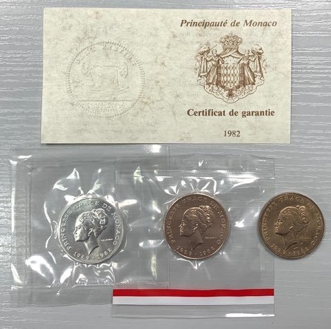 Monaco. 10 Francs 1982 Grace Kelly - Set of 3 different coins, including 2 essais