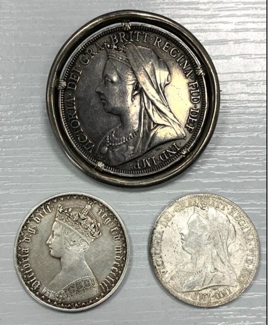 Grande Bretagne. Victoria (1837-1901). 3 silver coins, incl. 1873 Gothic Florin