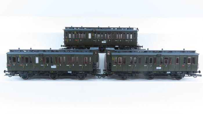 Roco H0 - 44511/44207C - Passenger carriage - 3x 3-axle compartment cars 2nd and 3rd class with interior lighting - DRG