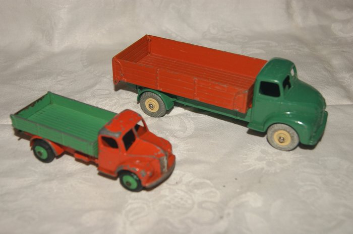 Dinky SuperToys - Dinky Toys - 1:48 - SuperToys First Original Issue - Two-Tones "LEYLAND Comet Lorry with Hinged Tailboard" no.532 - 1951 / Dinky Toys "DODGE Rear Tipping Wagon" no.30m - 1950