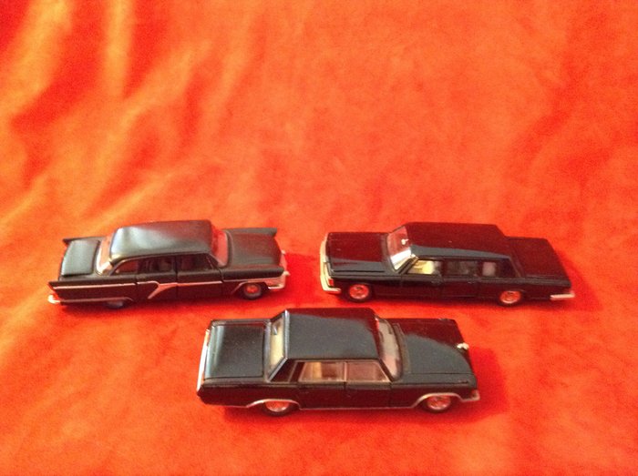 Saratov Novoexport - made in USSR - State Limo Lot - 1:43 - Tchaika Gaz-13 Limo 1959 - Zil 115 Limo 1970 - Zil 117 1972 Limousine - very rare modelcars