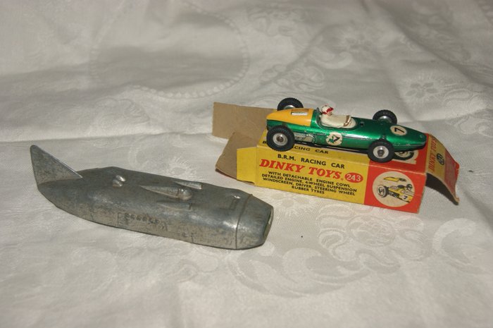 Dinky Toys - 1:48 - First Original Issue B.R.M. no.7 Racing Car" no.243 - In Original Box - 1964 - Pre-War Original Issue - Second Series "STREAMLINED Racing Car" no.23S - 1938/'40