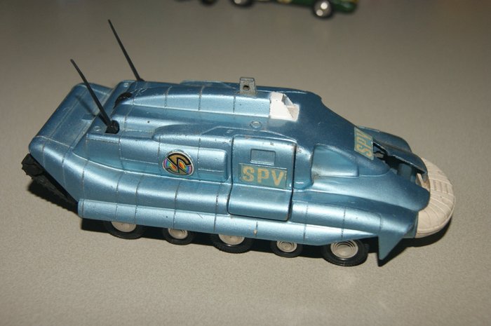 Dinky Toys - 1:144 - Gerry & Silvia Anderson's Original first Series TV Model "Spectrum Pursuit Vehicle" - no.104 - 1968 - with Original "Captain Scarlet"