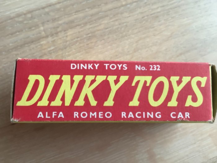 Dinky Toys - 1:43 - Alfa romeo 232