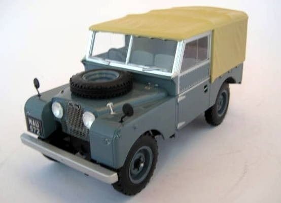 MCG Modelcargroup - 1:18 - Land Rover 88 Pick Up mit Plane - new and in unopened original packaging