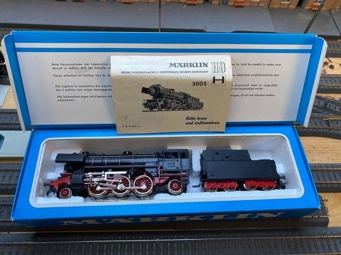 Märklin H0 - 3005 - Locomotive à vapeur avec wagon tender - BR 23 - DB