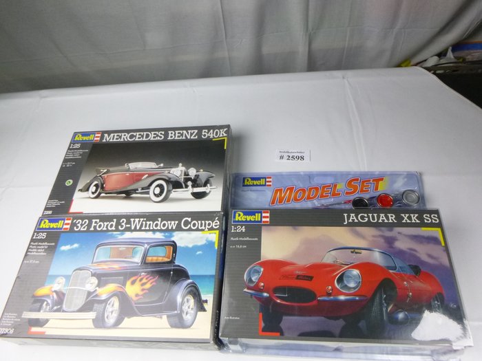 Revell - 1:24/1:25 - Mercedes, Ford, Jaguar - 3 onbebouwde kits uit de collectie - # 2598