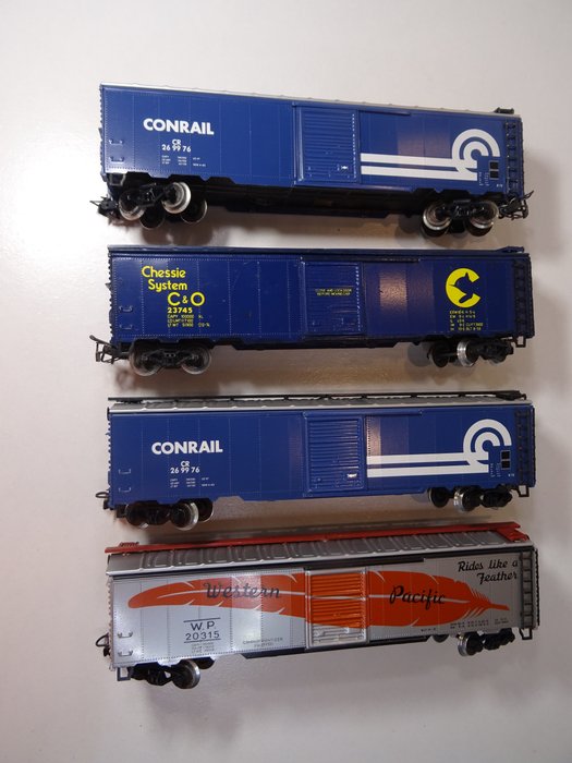Märklin H0 - 4564/4776/4583 - Freight carriage - 4-part box cars - Conrail, Chessie System, Western Pacific