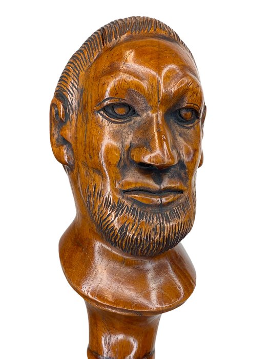 Wandelstok, Houten robuuste mannelijk hoofd als pommel - Hout - Circa 1880