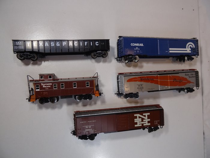 Märklin H0 - 4571/4573/4563/4583/4776 - Freight carriage - 5 freight cars - Texas & Pacific, NH, Conrail, Southern Pacific, Western Pacific