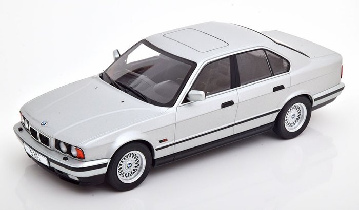 MCG - 1:18 - BMW E34 535i  - Zilver