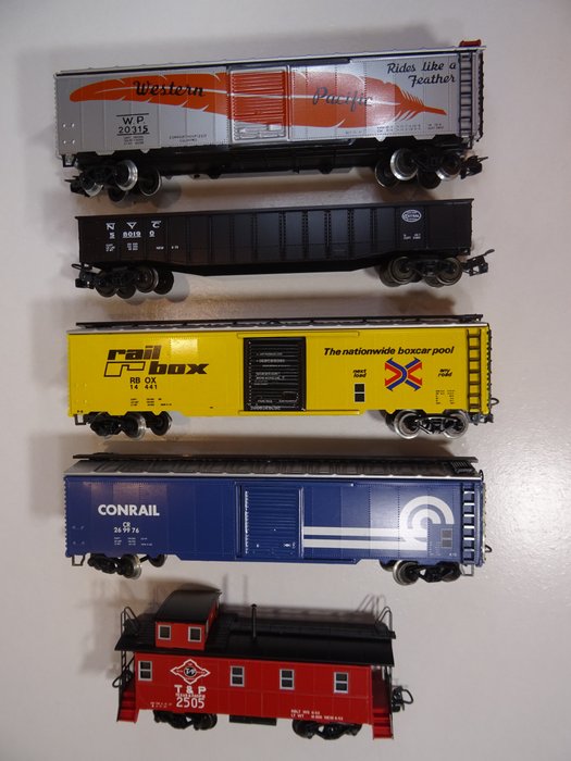 Märklin H0 - 4571/4580/4773/4776/4862 - Freight carriage - 5 freight cars - Western Pacific, Con Rail, RailBox