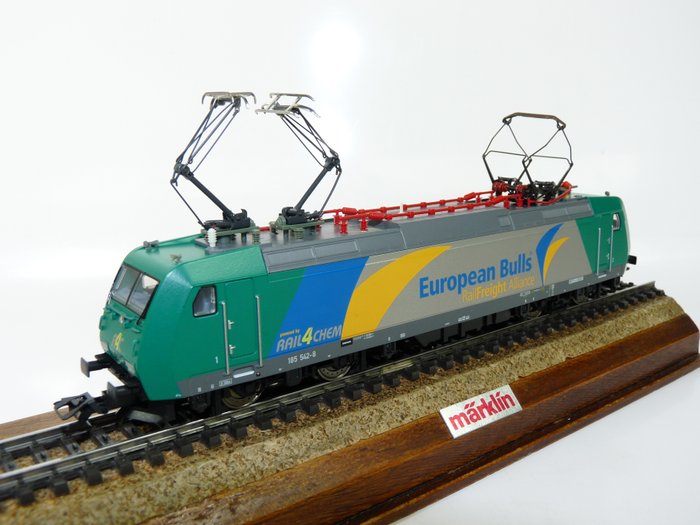 Märklin H0 - 36830 - Locomotive électrique - BR 185 - Rail4Chem "European Bulls"