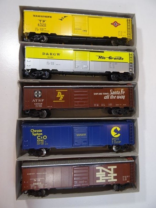 Märklin H0 - 4572/4573/4579/4564/4862 - Freight carriage - 5 freight cars - T&P, Rio Grande, Santa Fe, Chessie System
