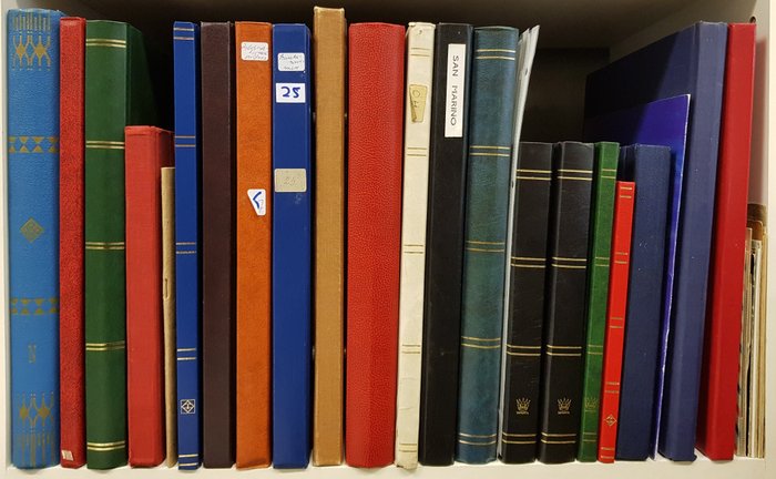 Monde - Collection of various in twelve books and loose