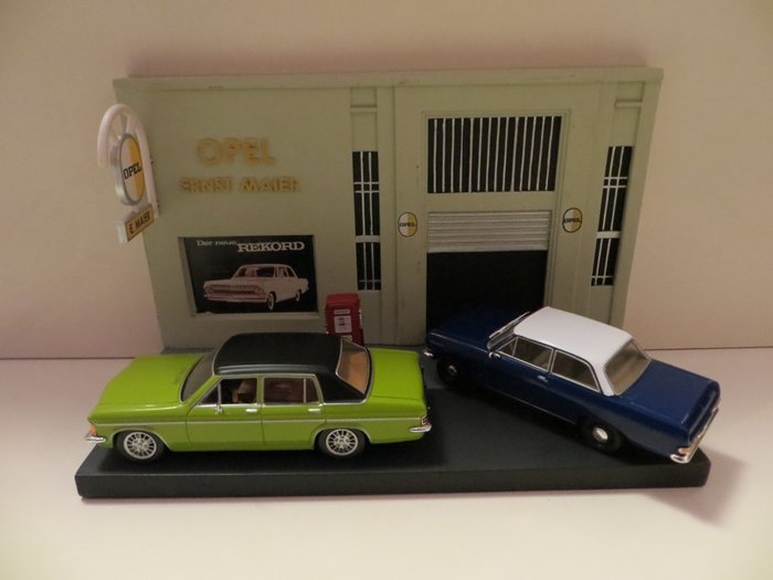 Opel Collection - 1:43 - Opel Garage met Opel Rekord A 1963 en Opel Admiral B 1969