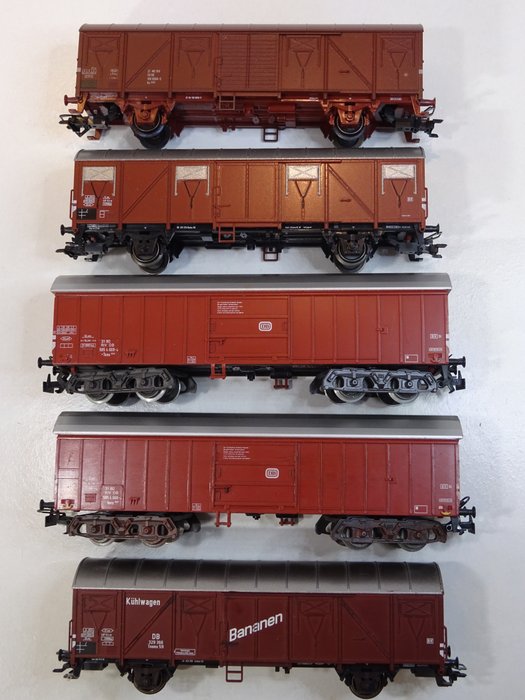 Märklin H0 - Transport de fret - 5x wagons couverts / wagons à toit pivotant - DB