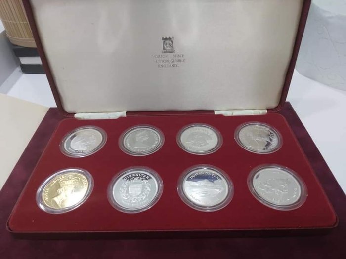 United Kingdom, Commonwealth. Collection various silver coins + Medal 1977 Proof 'Silver Jubilee' (8 pieces) in set