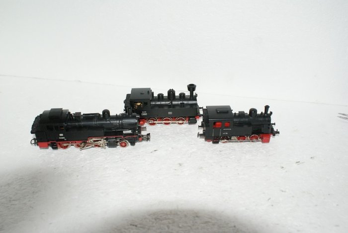 Märklin H0 - 3029/3090/3095 - Tender locomotive - BR 74 and 2x Länderbahn locomotive - DB