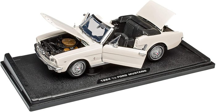 Motormax 1:18 - 1 - Pienoismalliavoauto - Ford Mustang 1964 1/2 - Painevalettu malli 4 aukolla